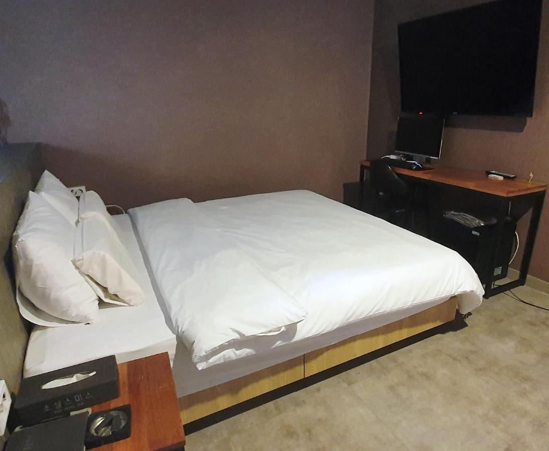 Soseol Smith Hotel Сувон Екстериор снимка
